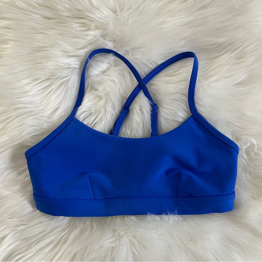 Alo Airlift Intrigue Bra in Blue (size Small)